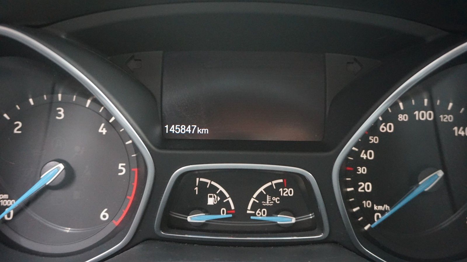 Fahrzeugabbildung Ford Focus Turnier Titanium  4,4L / 100 Verbrauch