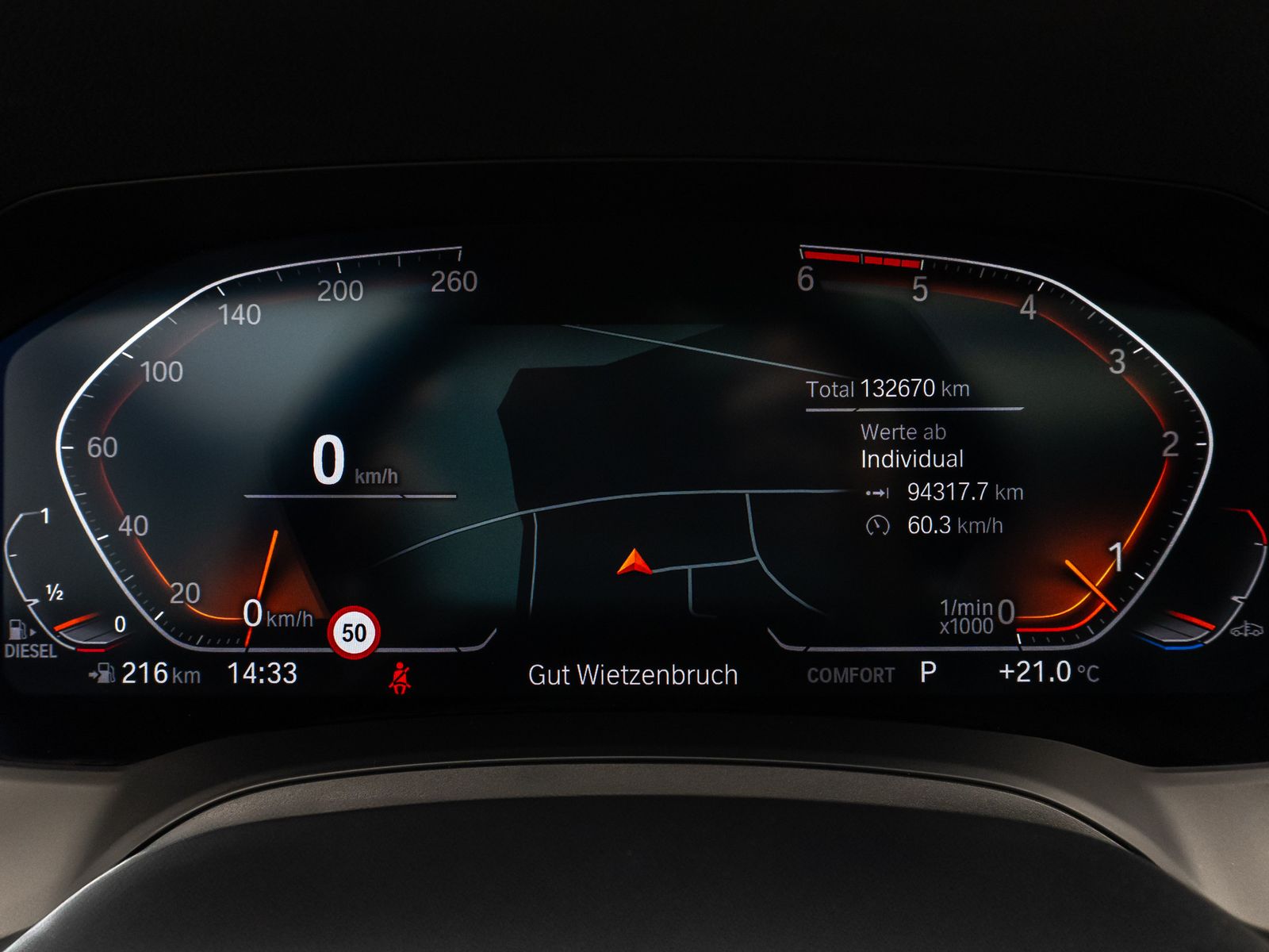 Fahrzeugabbildung BMW 330d xD Sport Line Kamera Panorama HUD DAB H/K