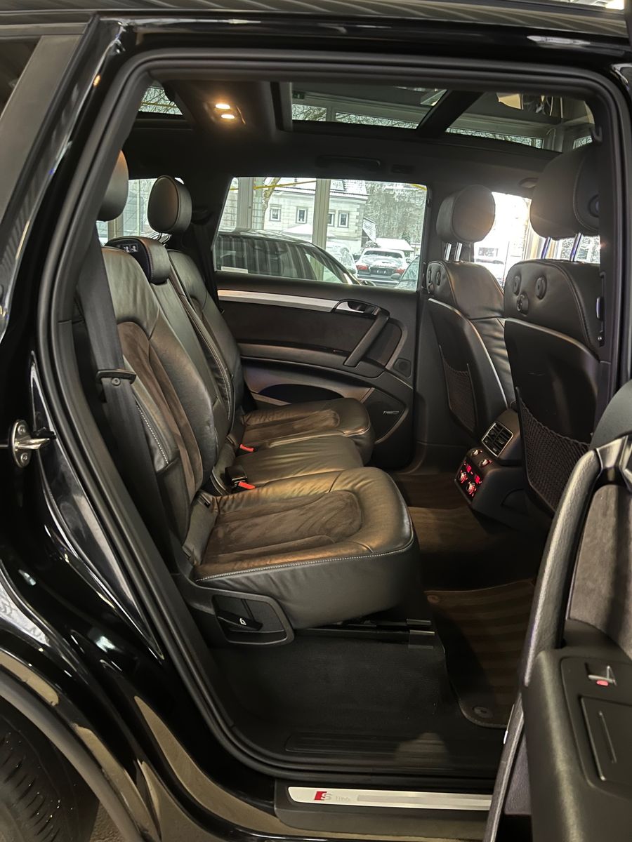 Fahrzeugabbildung Audi Q7 3.0 TDI  quattro S line V12 Paket *7.SITZER*