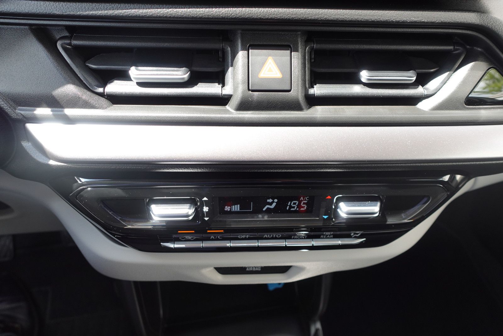 Fahrzeugabbildung Suzuki Swift Comfort+ 1.2 MildHybrid,Navi,Kamera,Sitzhz