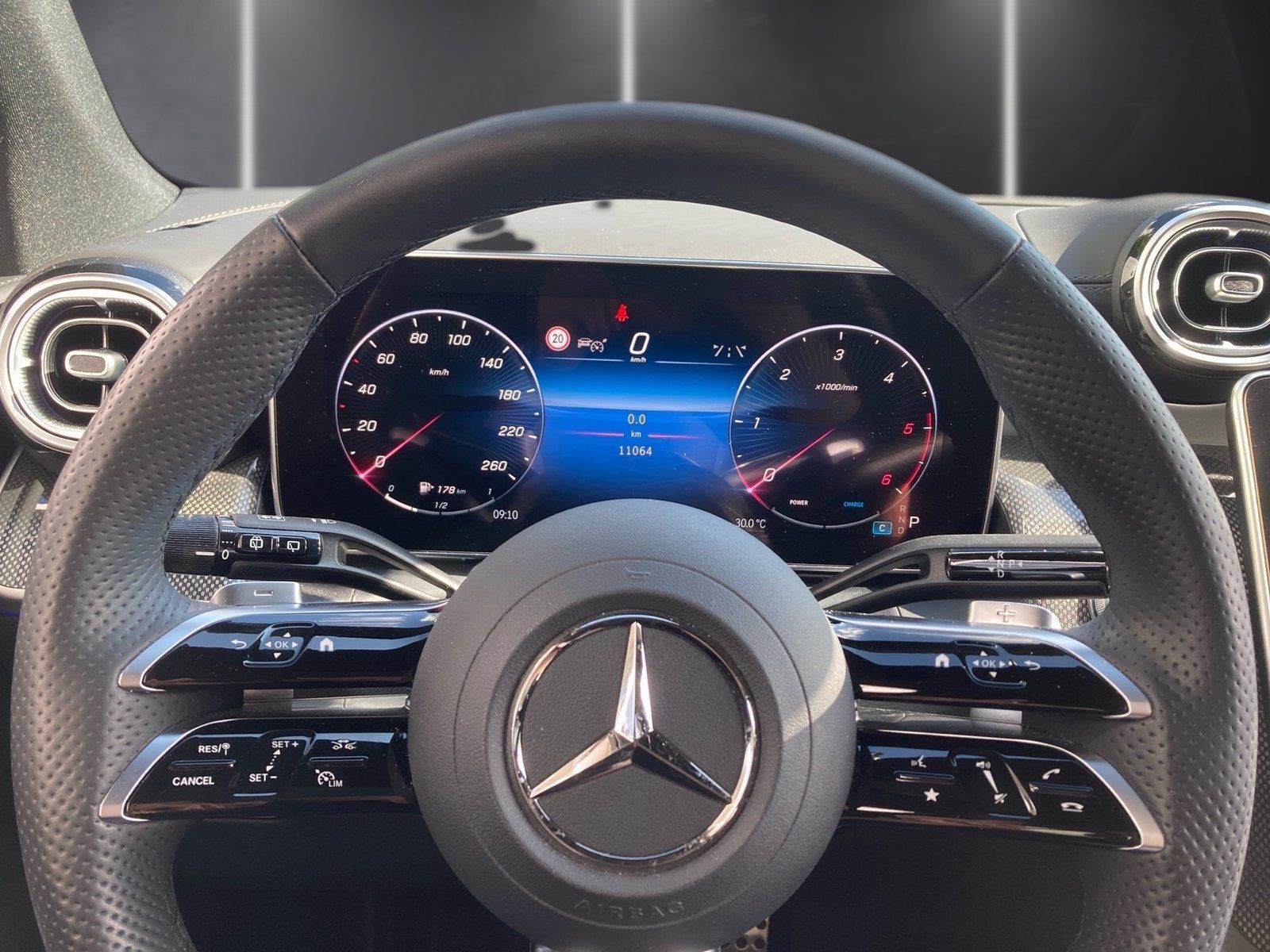 Fahrzeugabbildung Mercedes-Benz GLC 300 d 4M AMG Prem*Technik*AHK*Pano*Distro*