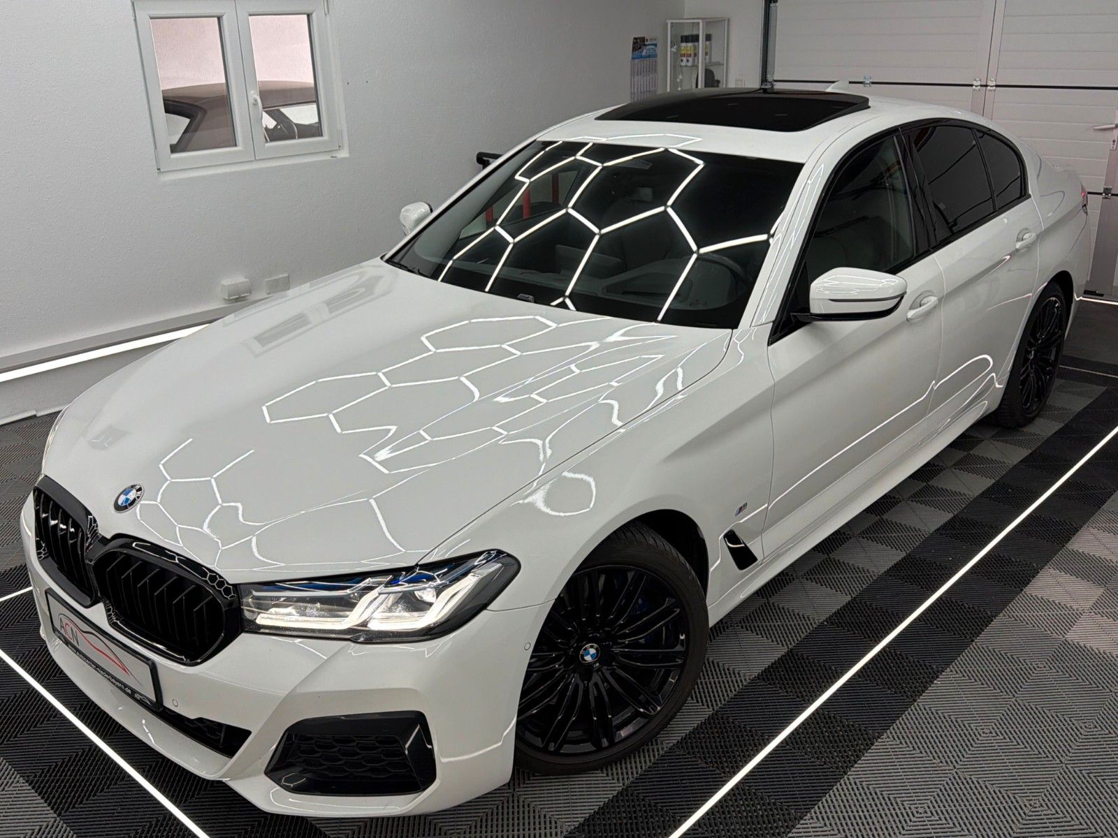 Fahrzeugabbildung BMW 530 d xDrive M SPORT/LASER/HuD/eGSD/FACELIFT