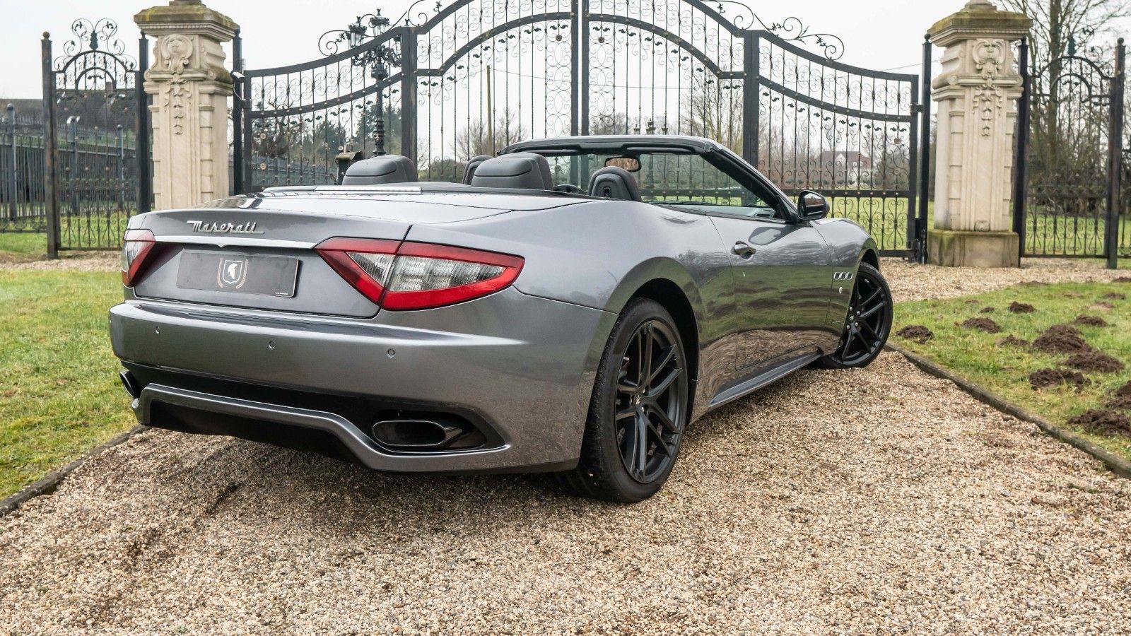 Fahrzeugabbildung Maserati GranCabrio 4.7 V8 Sport/Deutsch/SH lückenlos