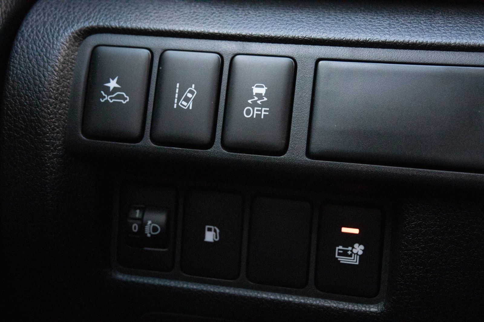 Fahrzeugabbildung Mitsubishi Eclipse Cross 2.4 Basis Plug in Hybrid 4WD Autom