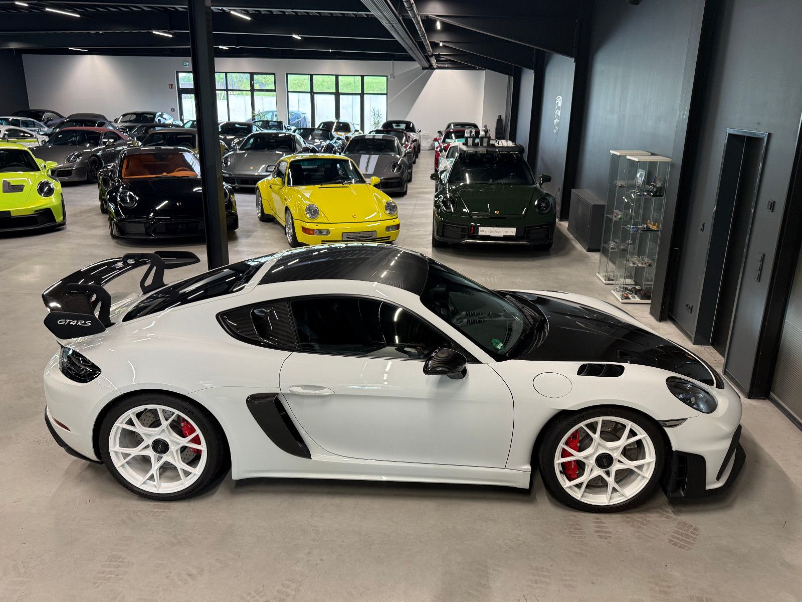 Fahrzeugabbildung Porsche 718 GT4 RS-Weissach-Clubsport-Lift-LED-Kam.-90 L