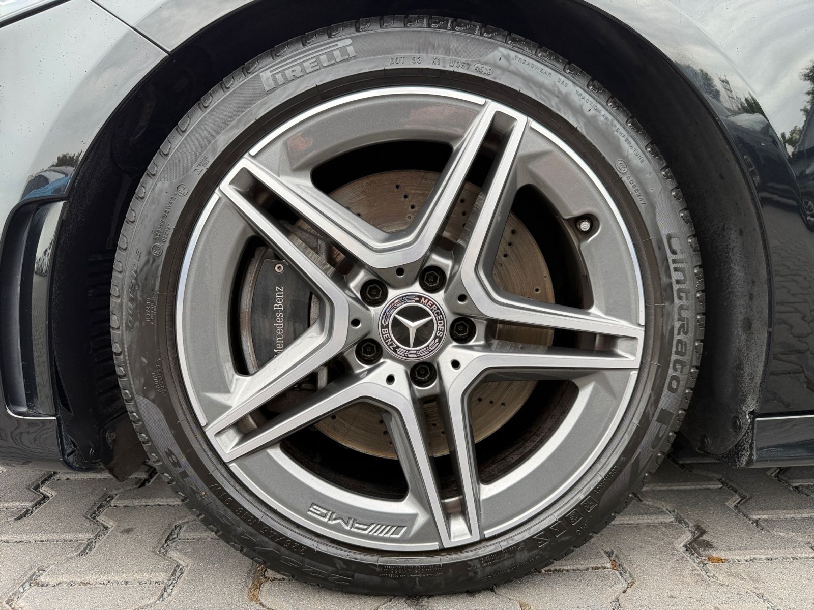 Fahrzeugabbildung Mercedes-Benz A 250 AMG Line 360VIEW AMB KEYLESS