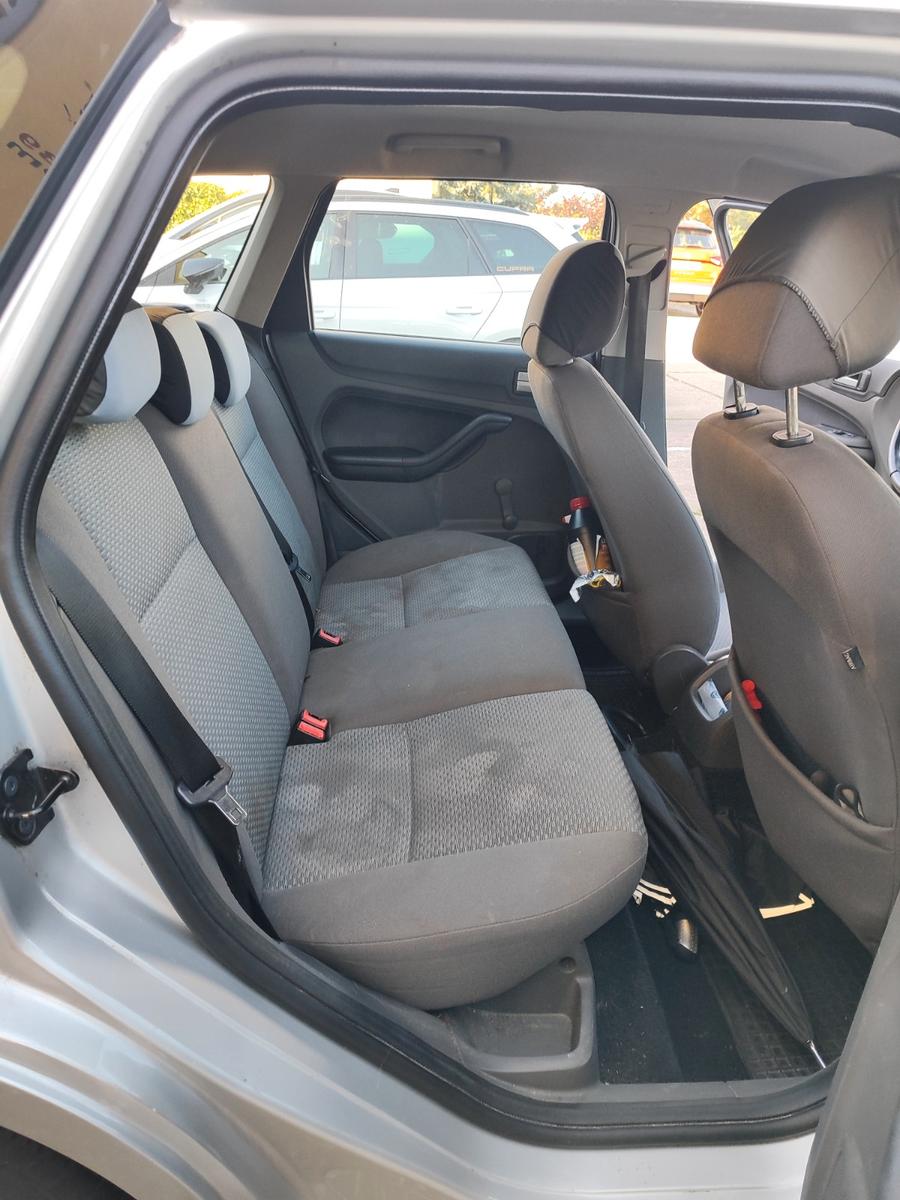 Ford Focus 2007 — photo 10