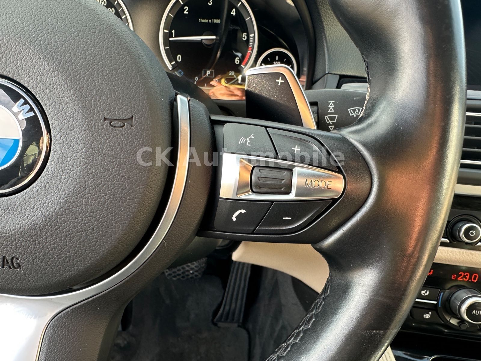 Fahrzeugabbildung BMW 520d Touring M-Sport/Shadow-Line/Navi/Pano/Kam.