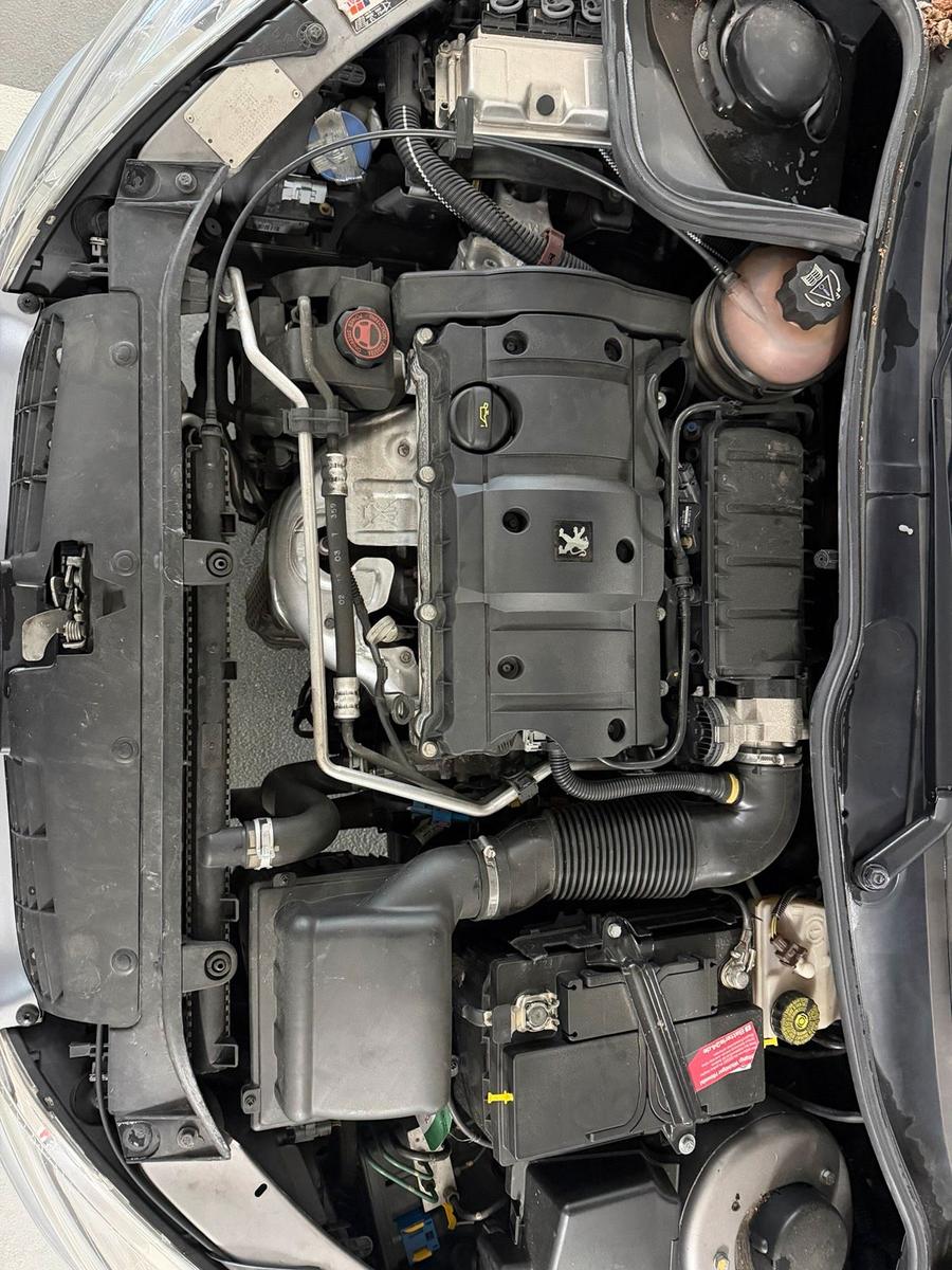 Peugeot  2004 — photo 5