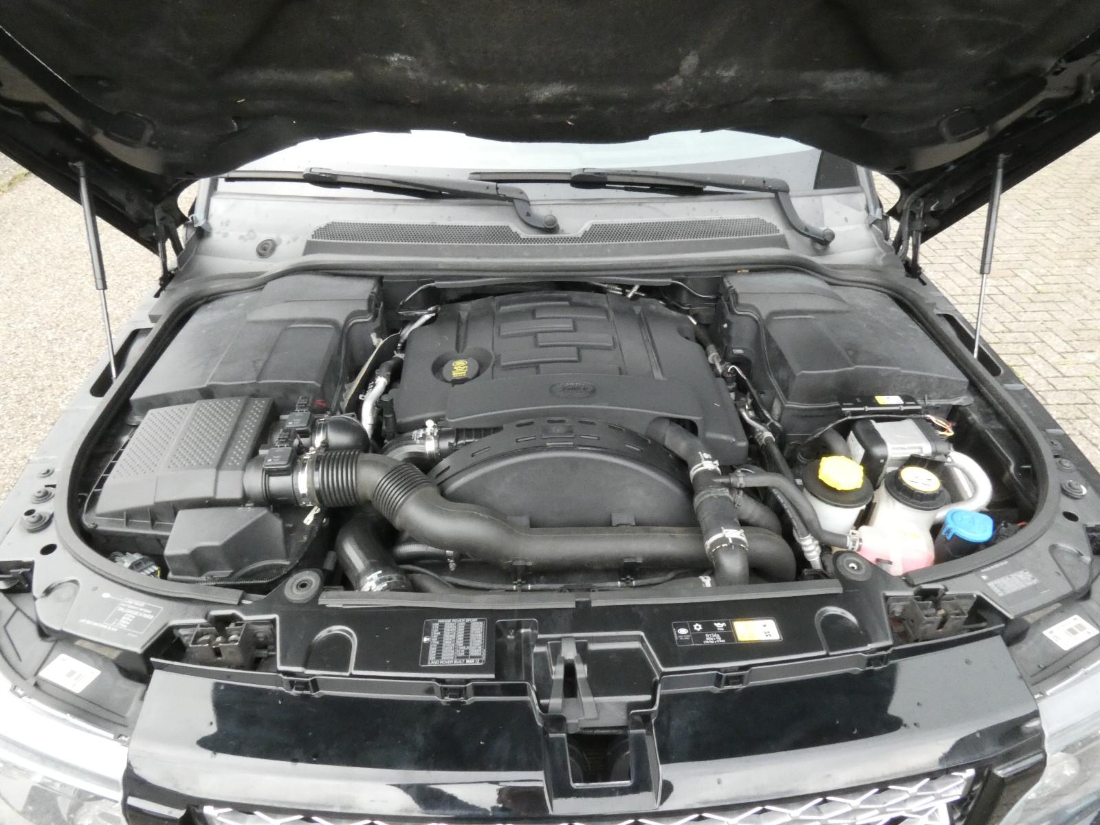 Land Rover Range Rover Sport 3.0 SDV6 HSE | 256 ch | BVA | Toit ouvrant | Harman Kardon | Caméra | Sièges électriques à mémoire | Suspension pneumatique