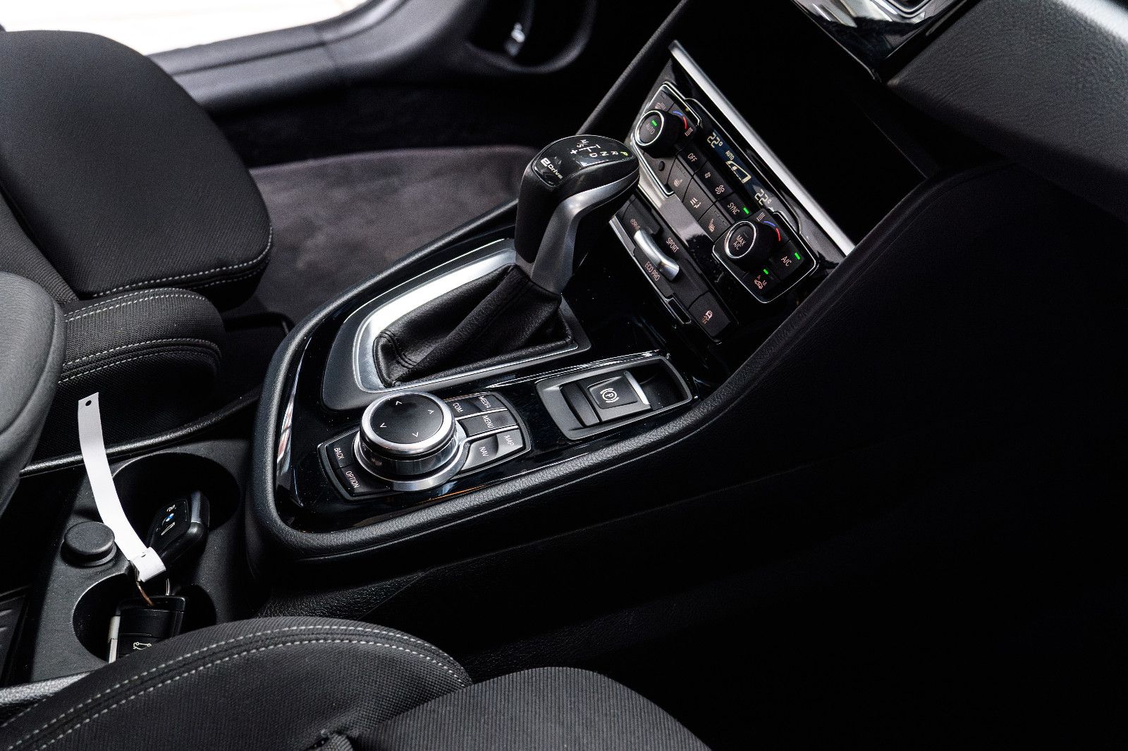 Fahrzeugabbildung BMW 2er Active Tourer 225 xe Advantage Kamera 165kw