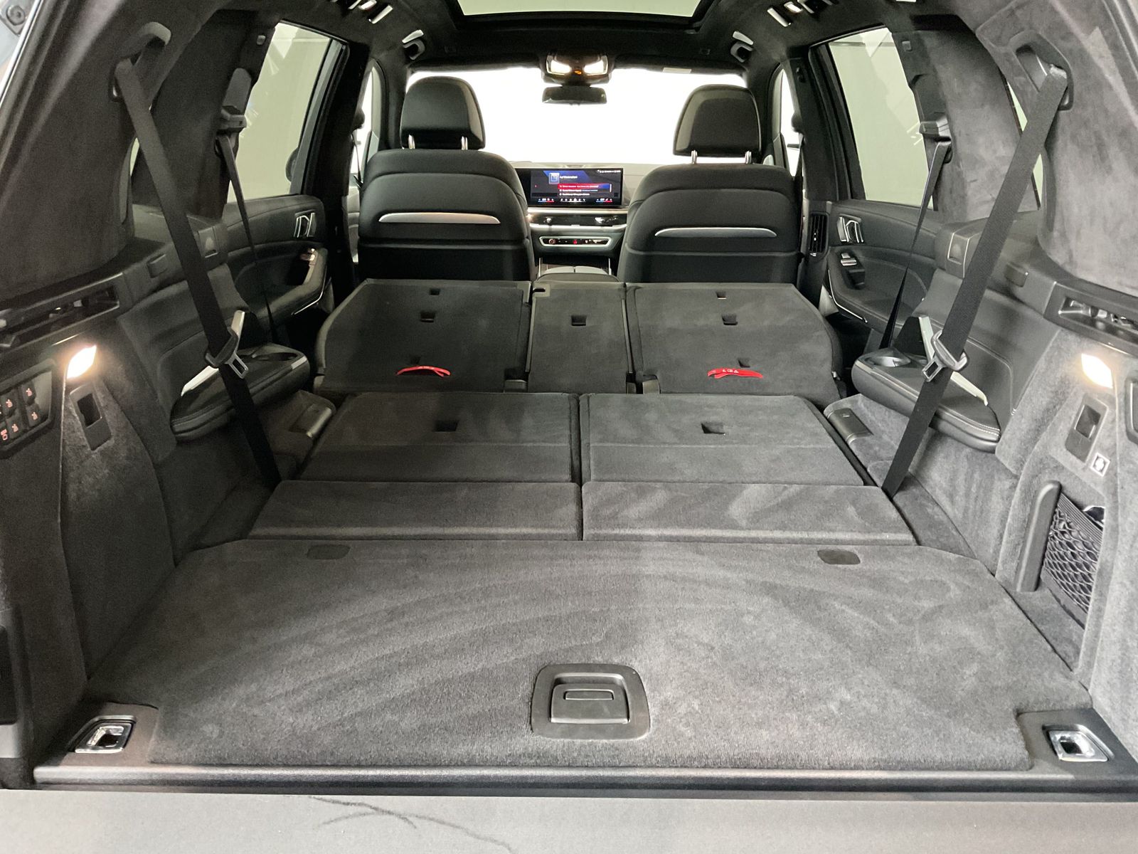 Fahrzeugabbildung BMW X7 M60i | Sitzbelüftung | Sky Lounge | Bowers &