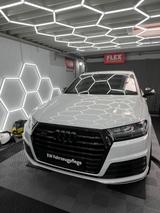 Audi SQ7 TDI Quattro 22Zoll/7 Sitze/AHK/StHzg/Bose/ - weiße Audi SQ7