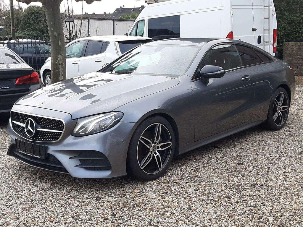 Image of Mercedes-Benz E 220