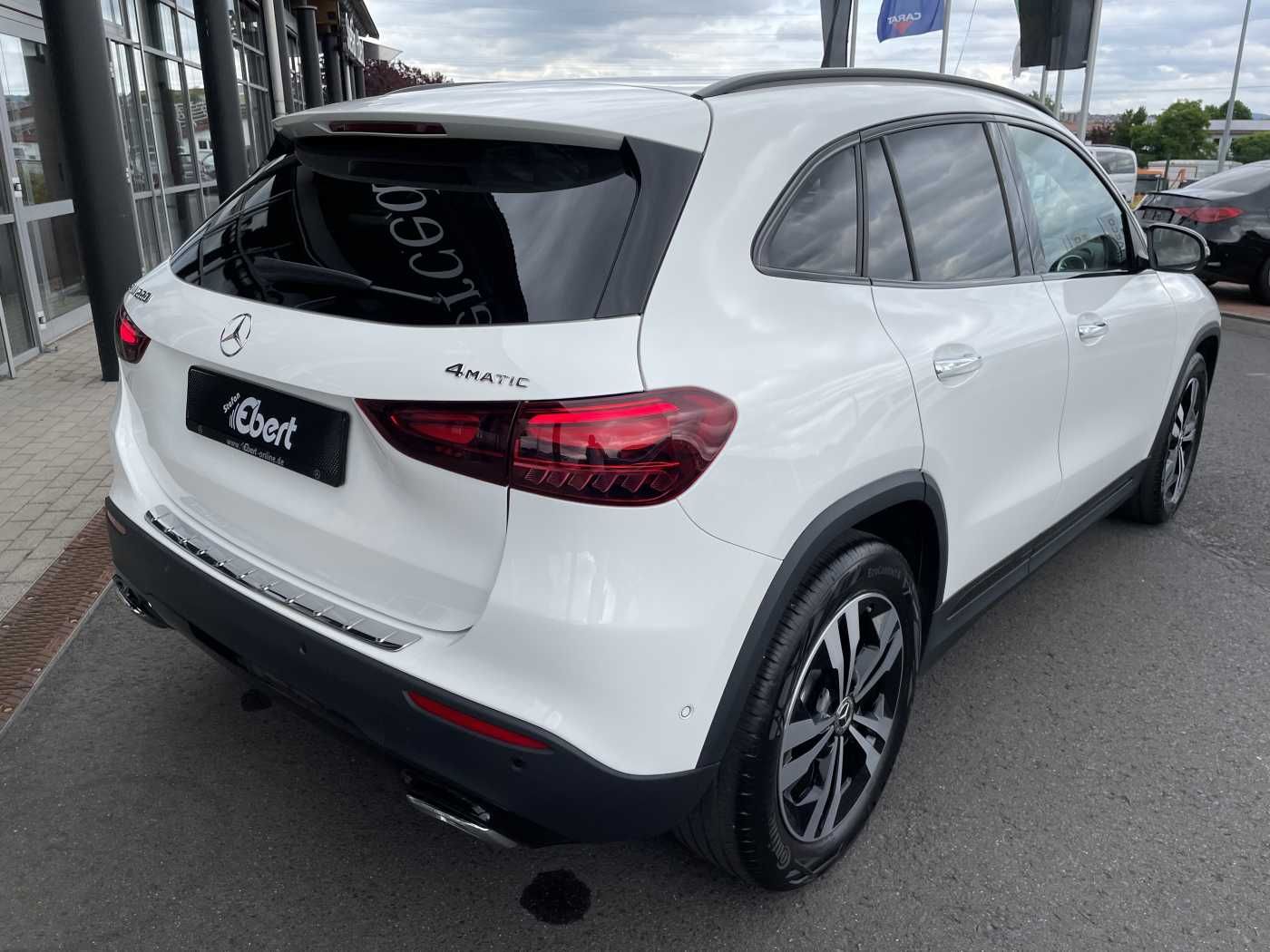 Fahrzeugabbildung Mercedes-Benz GLA 220 4M 8G Progressive R-Kamera +Distr+Ambien