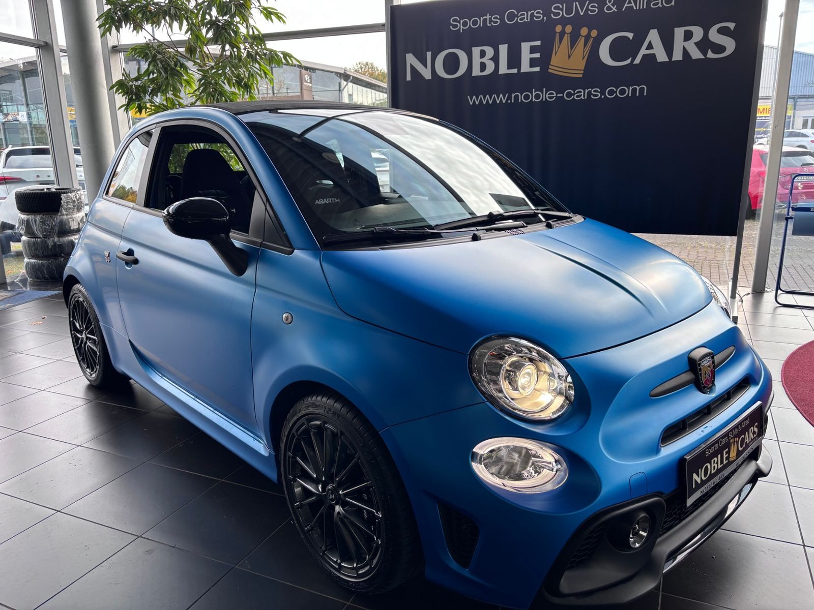 Fahrzeugabbildung Abarth 695 C   BEATS NAVI 17"