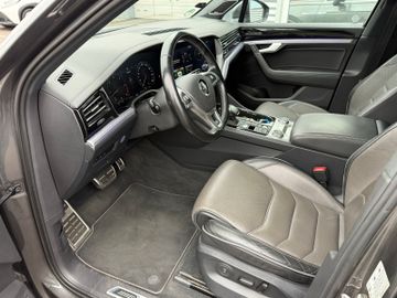 Volkswagen Touareg R-Line 4Motion+AHK+AWS+StHz+HUD+MEM+LED+