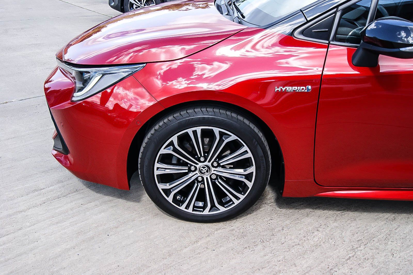 Fahrzeugabbildung Toyota Corolla 1.8 Hybrid  Club LED NAVI ACC KAMERA DAB