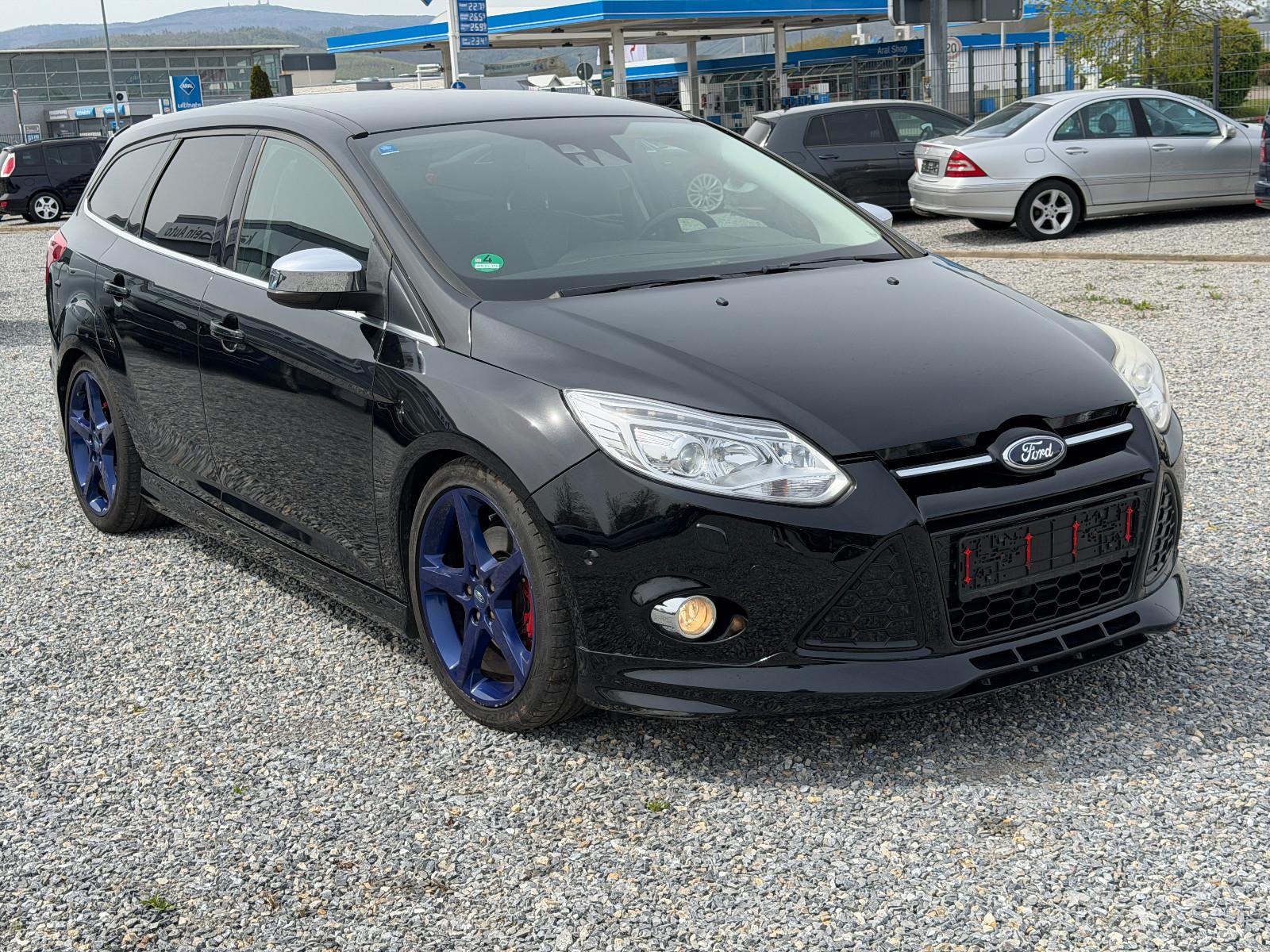 Ford Focus Turnier Titanium*ATM*Keyless*PDC*Leder