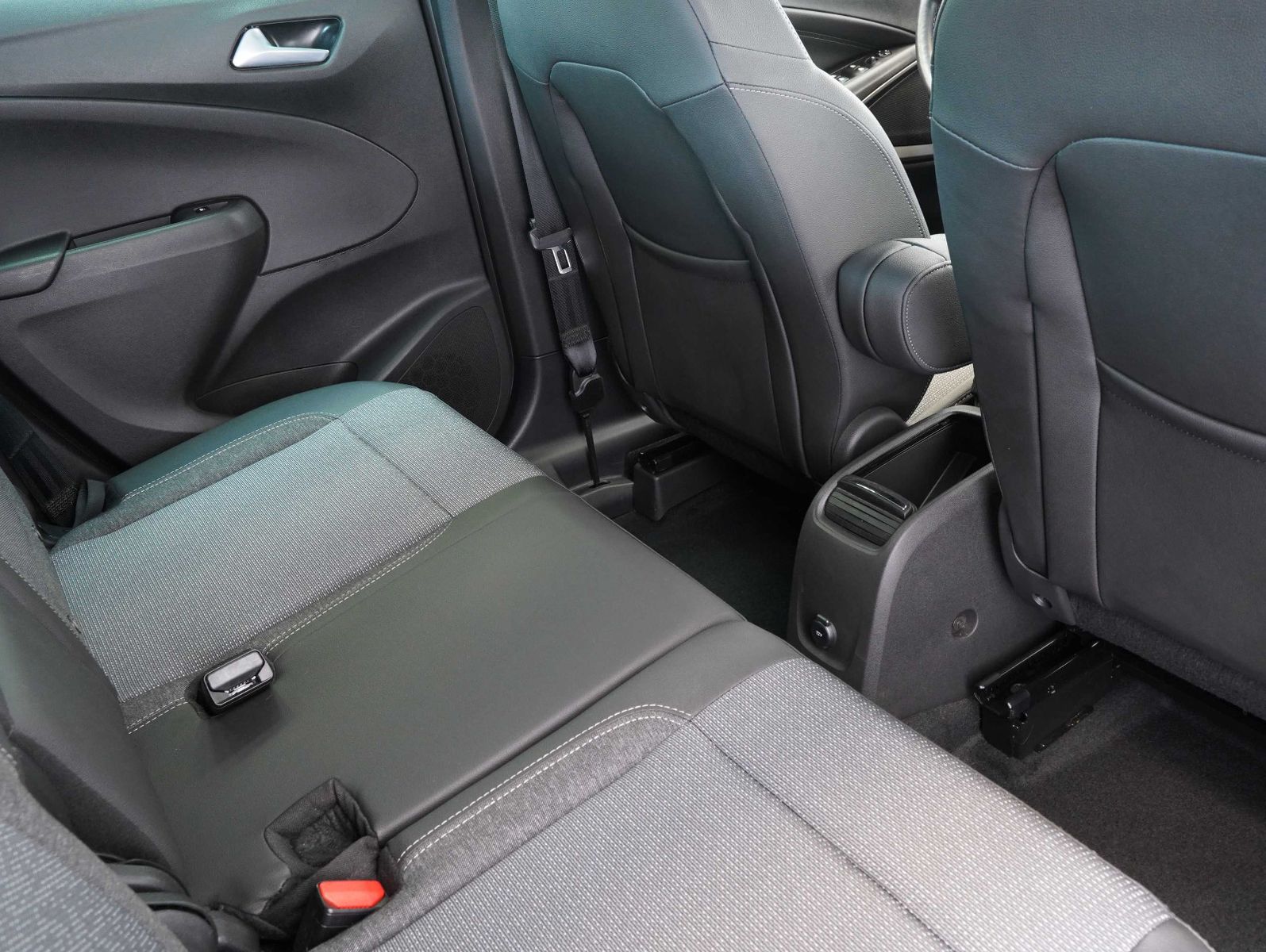 Fahrzeugabbildung Opel Crossland (X) 1.2 Turbo Elegance LED/NAVI/KAMERA