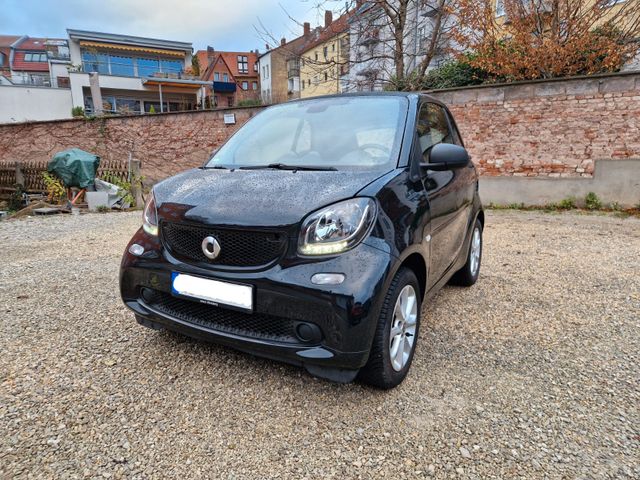 Smart ForTwo coupé 1.0 52kW -Passion/Navi/8-Fach Alu