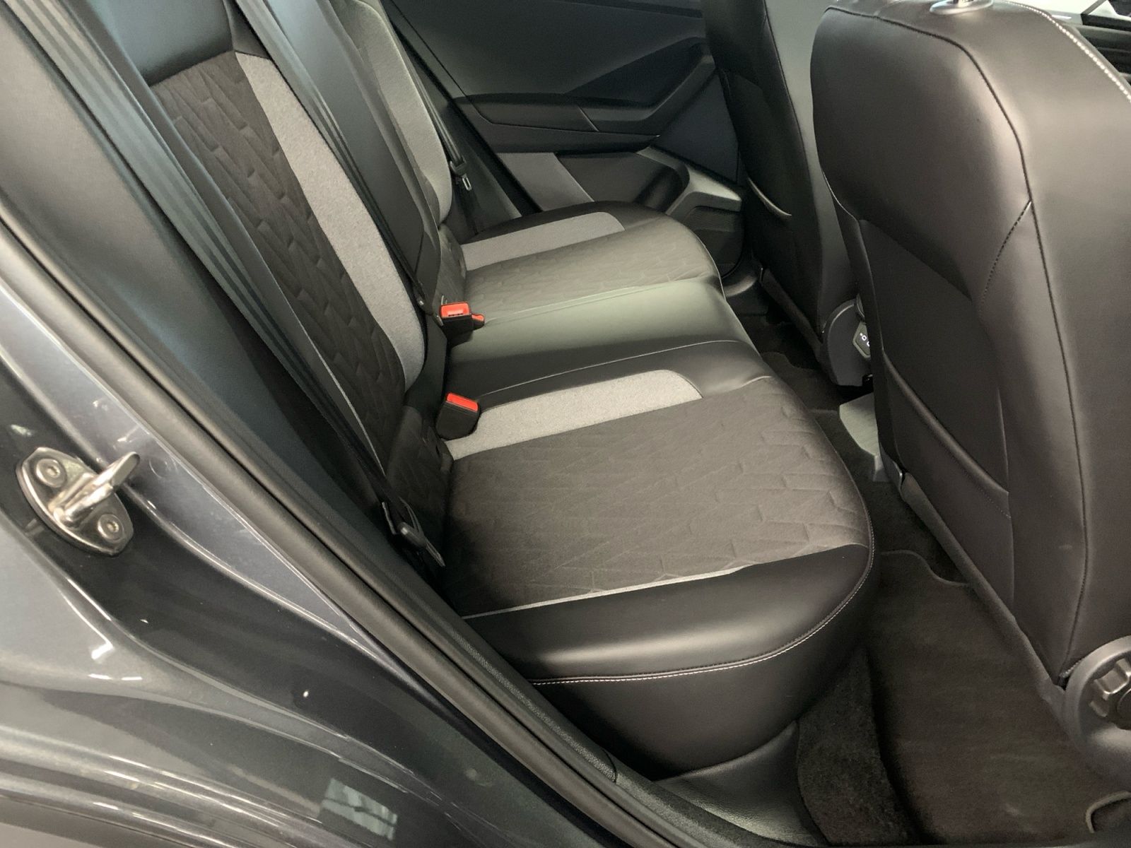 Volkswagen T-Roc - Bild 10