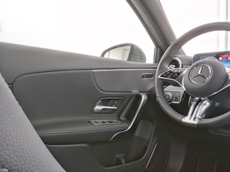 Fahrzeugabbildung Mercedes-Benz A 180 d Progressive Advanced*Kamera*CarPlay*LED*