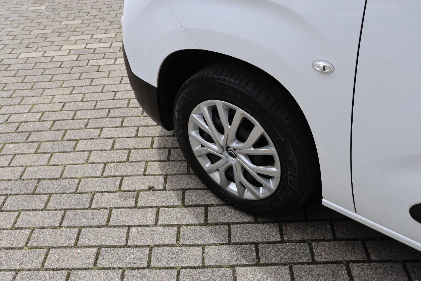 Citroën Berlingo 1.5 HDi MPV Feel M Aut. LED 360° 1.Hand