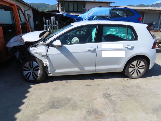 Volkswagen Golf VII 100 KW 35,8 KW/H ACC VIRTUAL