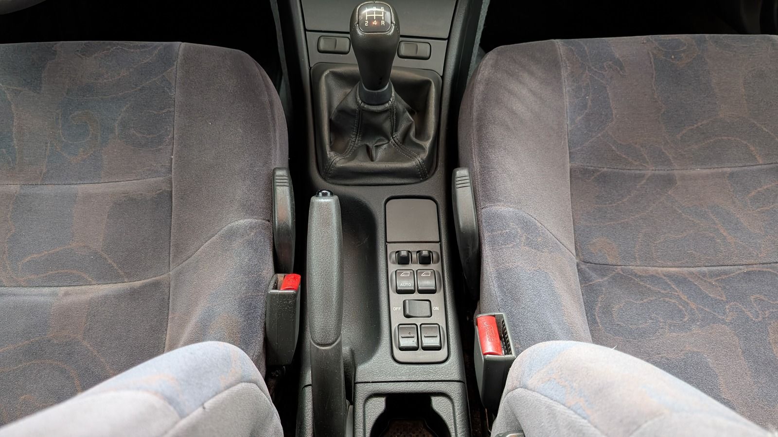 Fahrzeugabbildung Volvo V40 2.0T