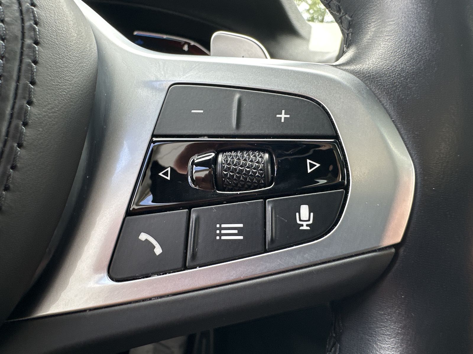 Fahrzeugabbildung BMW X3 xDrive20d M-Sport NAV+LASER+PANO+HUD+KAM+19ZO