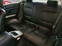 BMW 320 i Navi SHZ 19" Alus PDC Leder 