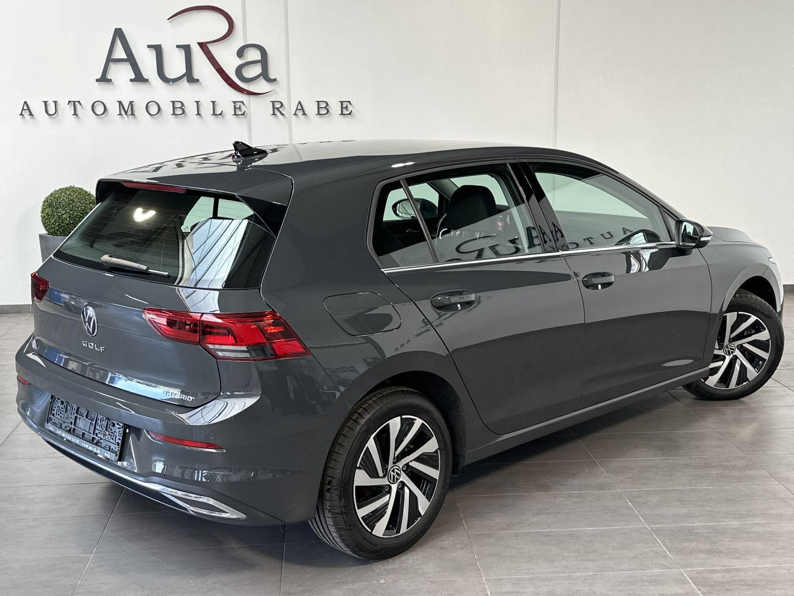 Fahrzeugabbildung Volkswagen Golf 1.4 TSI DSG Style eHybrid NAV+LED+AHK+KAMER