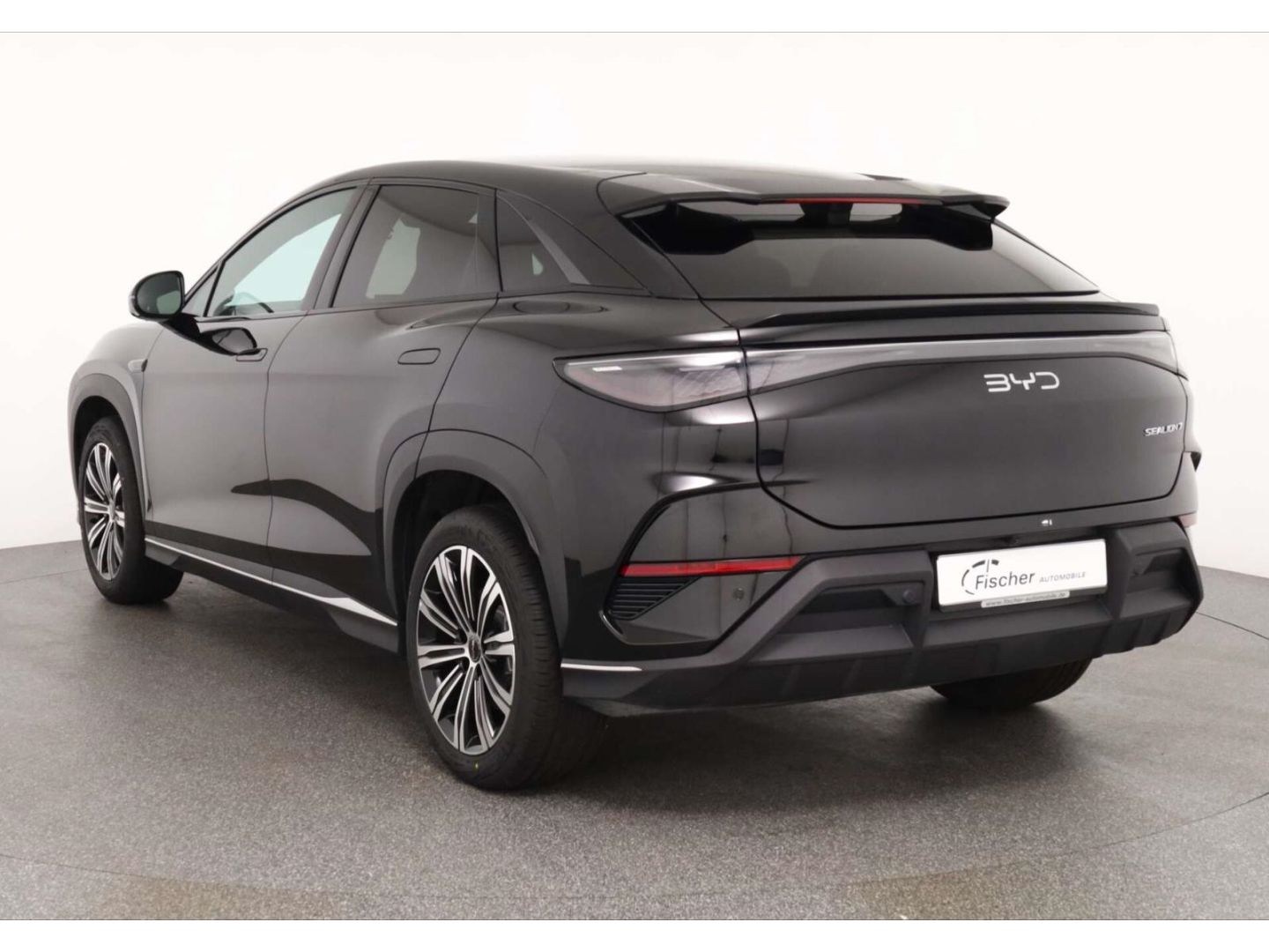 BYD SEALION 7