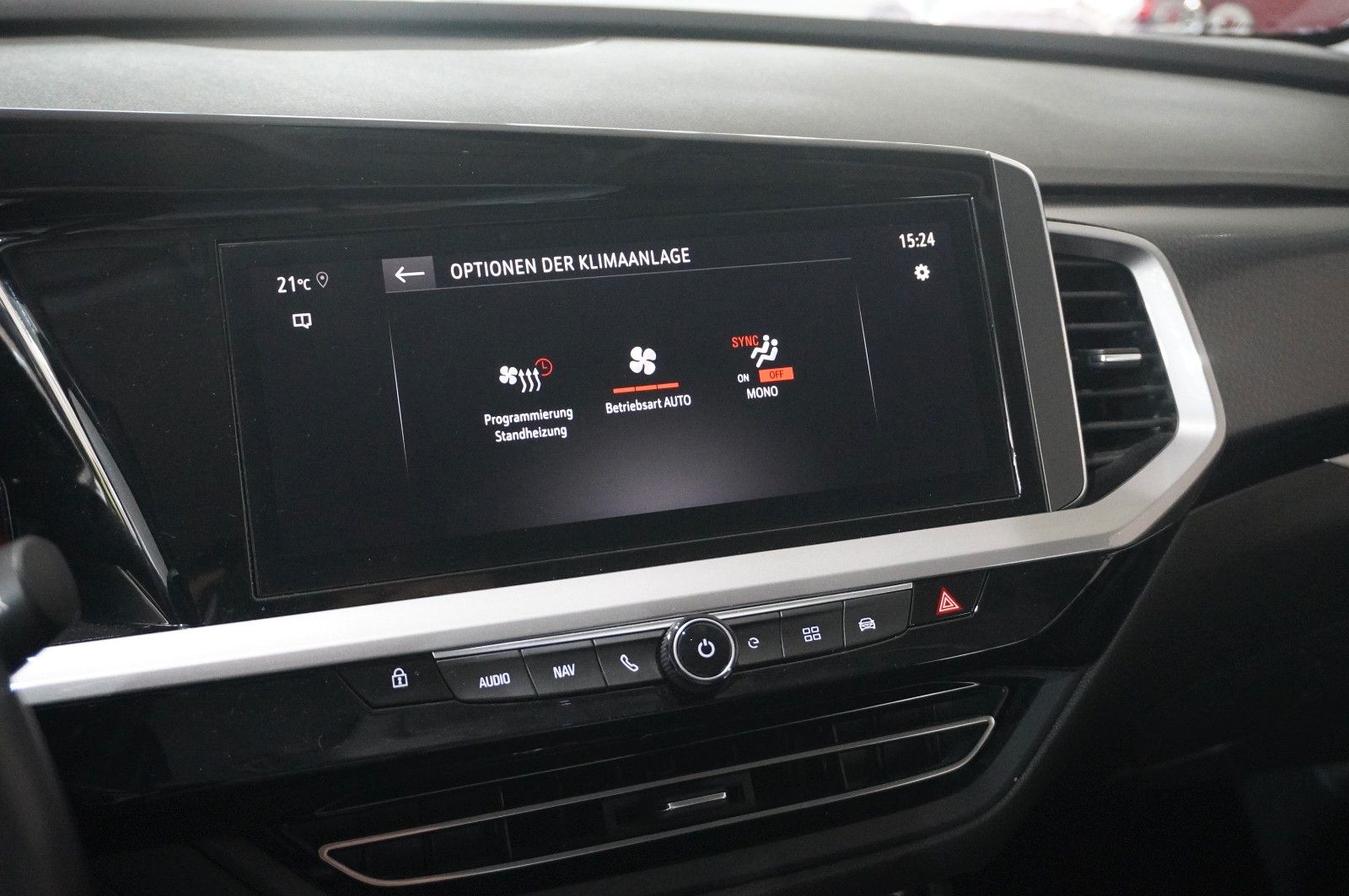 Fahrzeugabbildung Opel Grandland (X) ULTIMATE 4HYBRID NAVI/LED/SPORT/SH