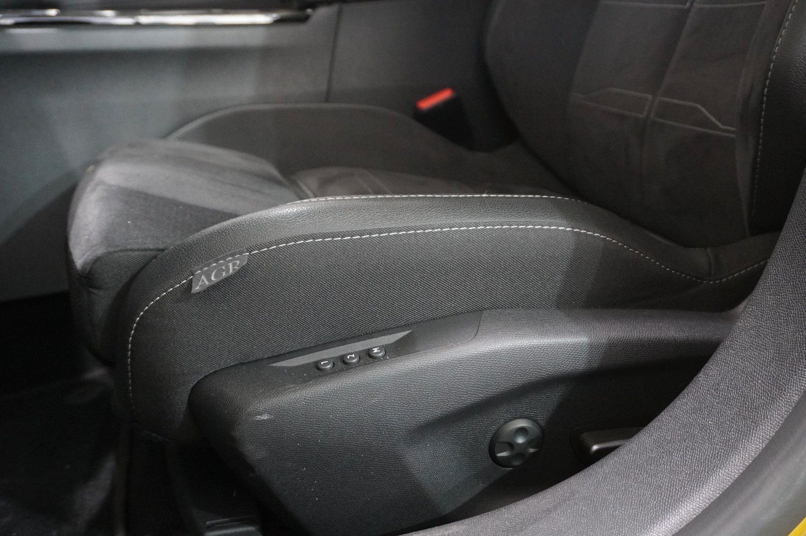 Fahrzeugabbildung Opel Astra L Lim. 1.6 HYBRID ULTIMATE NAVI/360°/HUD