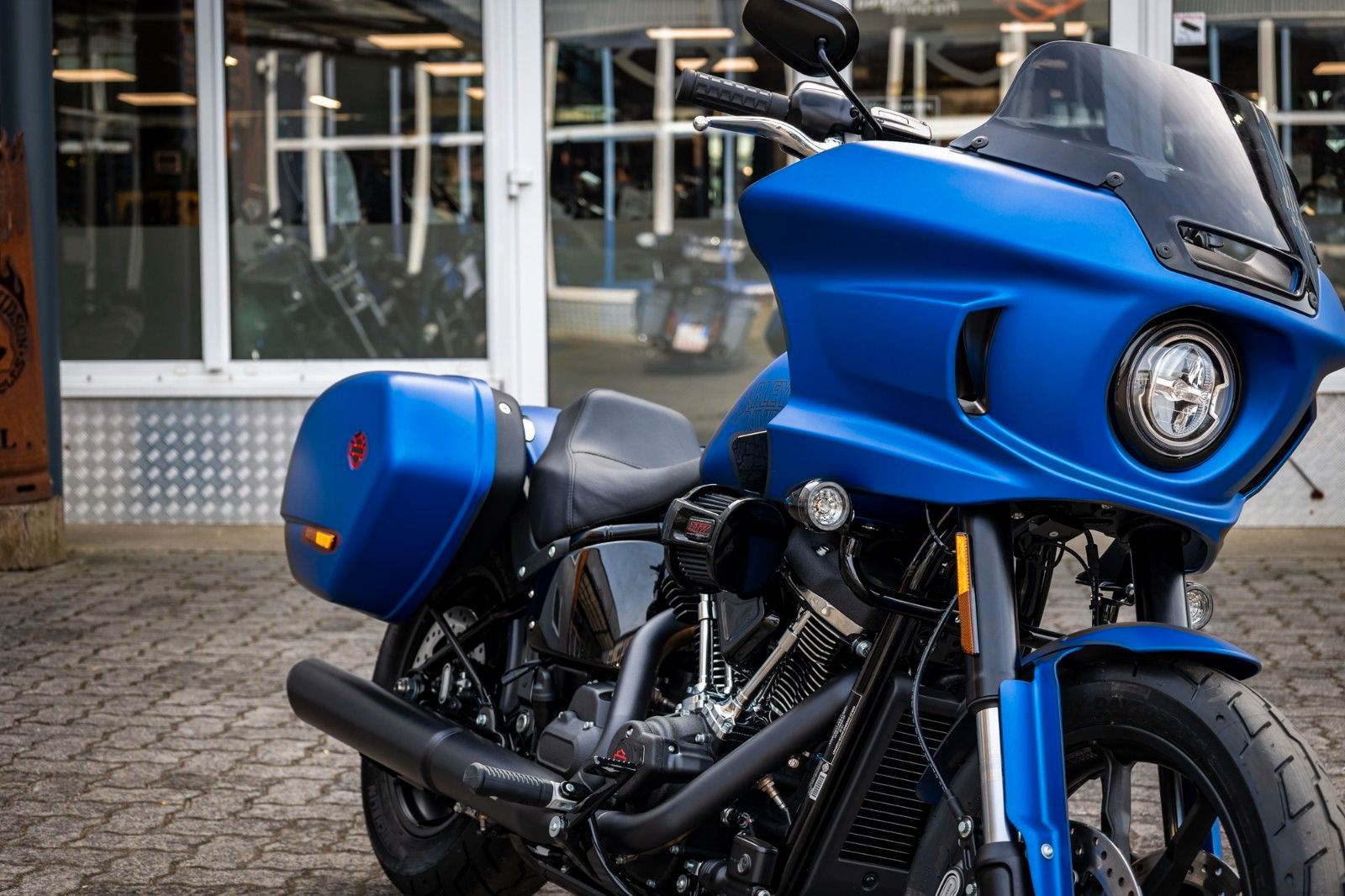 Fahrzeugabbildung Harley-Davidson FXLRST LOW RIDER ST 117 MY26