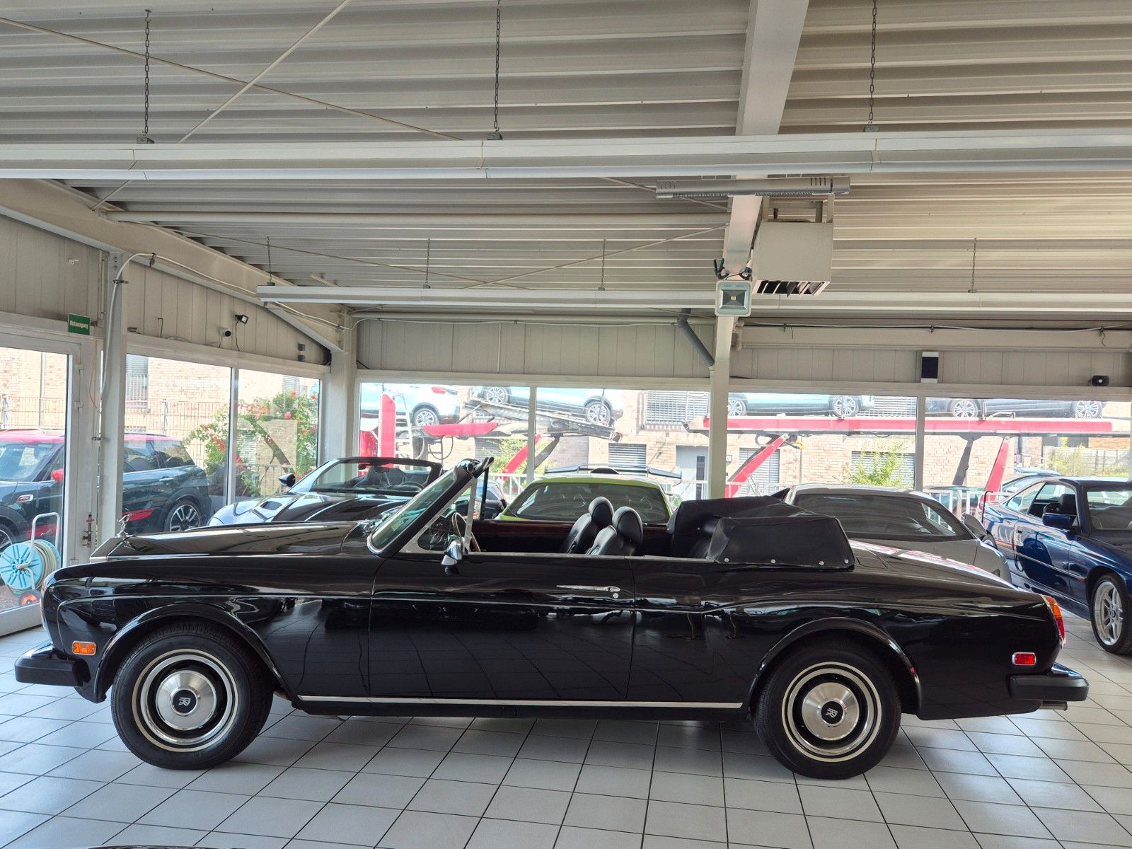 Fahrzeugabbildung Rolls-Royce Corniche/Technisch umfassend revidiert+Historie