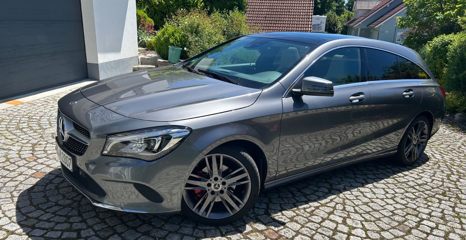 MERCEDES-BENZ CLA 180 Shooting Brake -