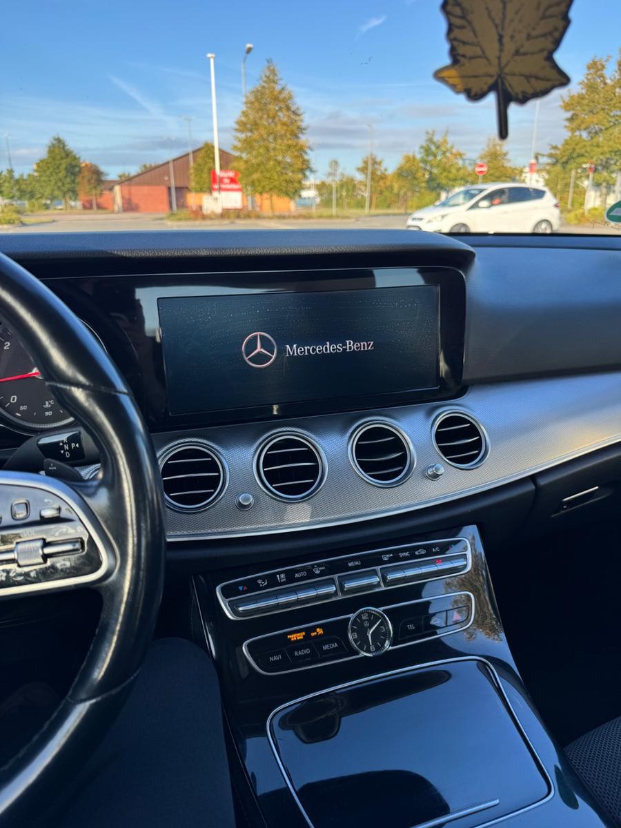 Mercedes-Benz E 220 d Autom. AMG Line
