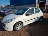Peugeot 206 + Basis - Peugeot 206: Weiß