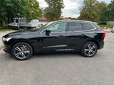 Volvo XC60 D4 AWD Momentum, AHK, Leder, 20Zoll - Volvo Gebrauchtwagen in Landshut
