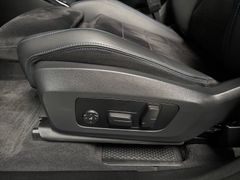 Fahrzeugabbildung BMW 218i Active Tourer M Sport -- Pano/HeadUp/19LM