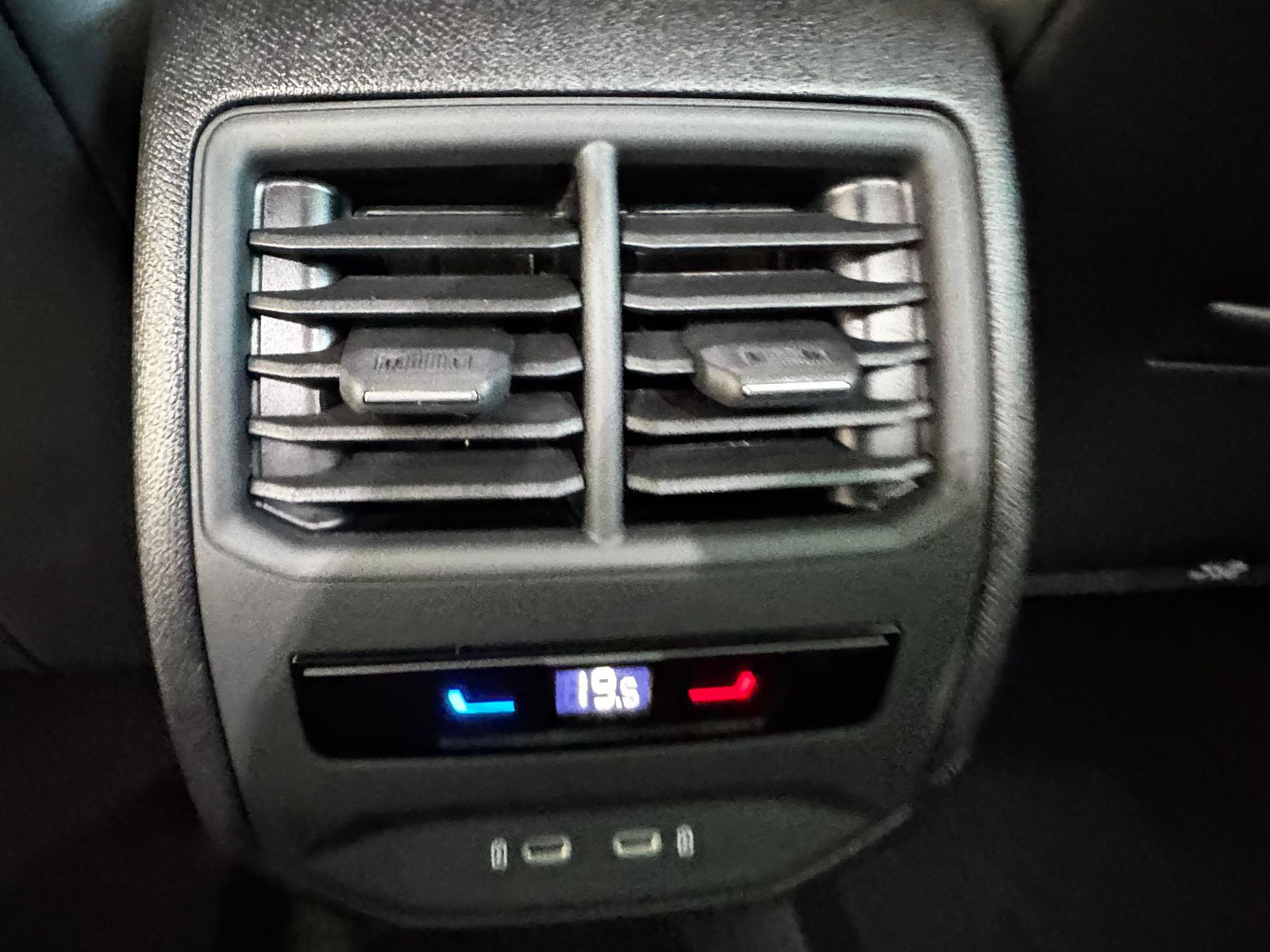 Fahrzeugabbildung CUPRA Leon 2.0 TSI VZ 4Drive Vision+ Matrix Pano ACC