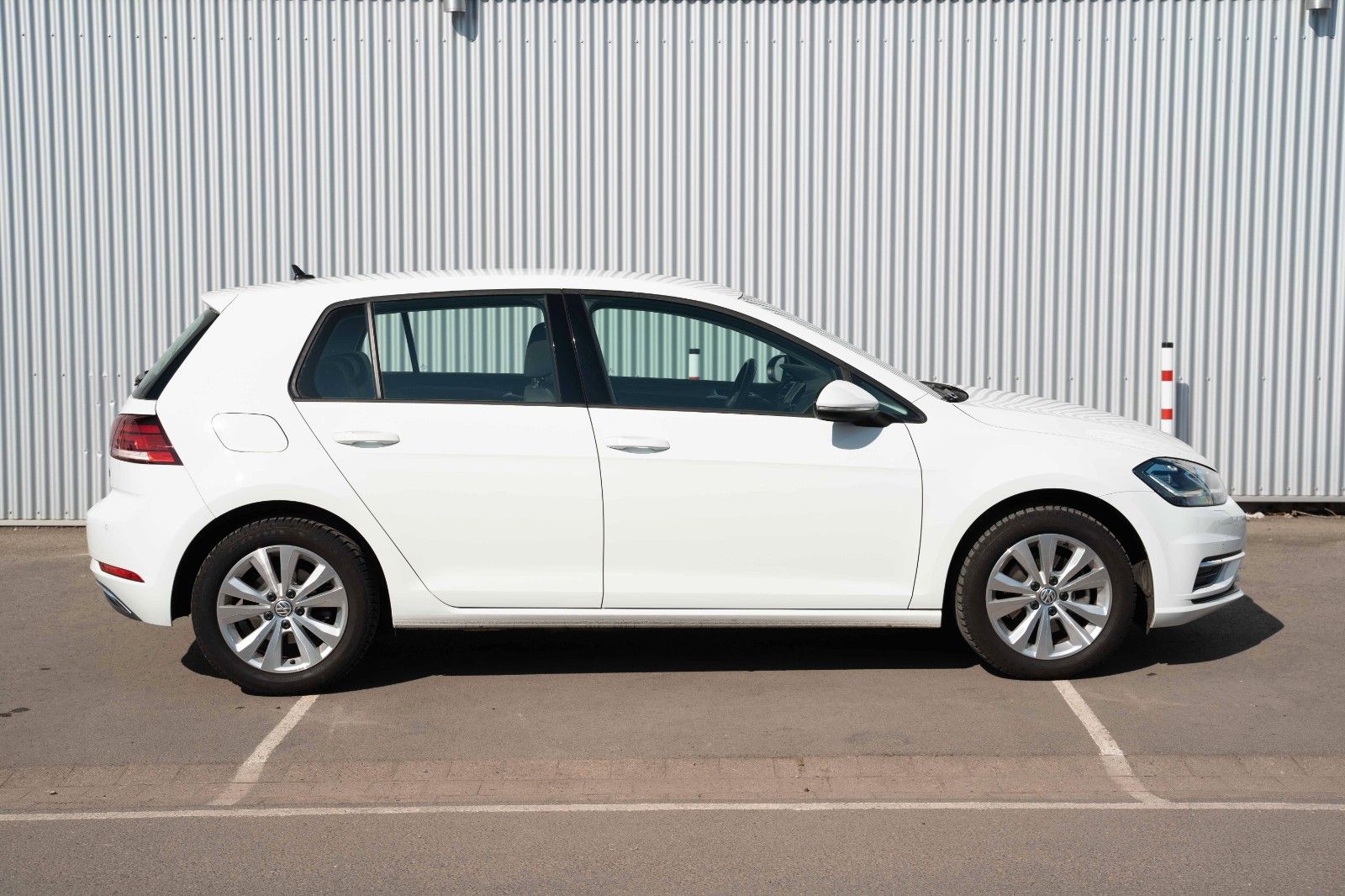Fahrzeugabbildung Volkswagen GOLF VII LIM 1.4 TSI LED KAM NAVI MFL PDC SHZ