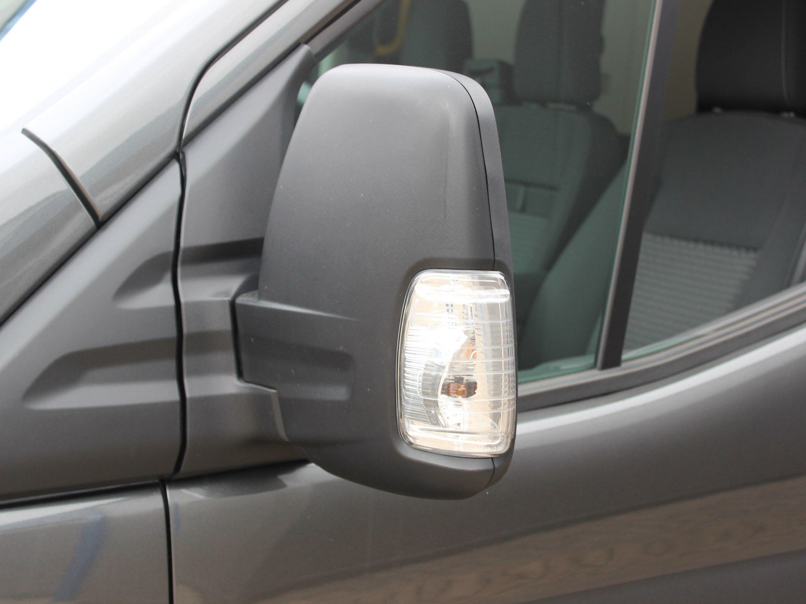 Fahrzeugabbildung Ford Transit 330 L2 Trend 2,0 TDCi DPF Mild-Hybrid