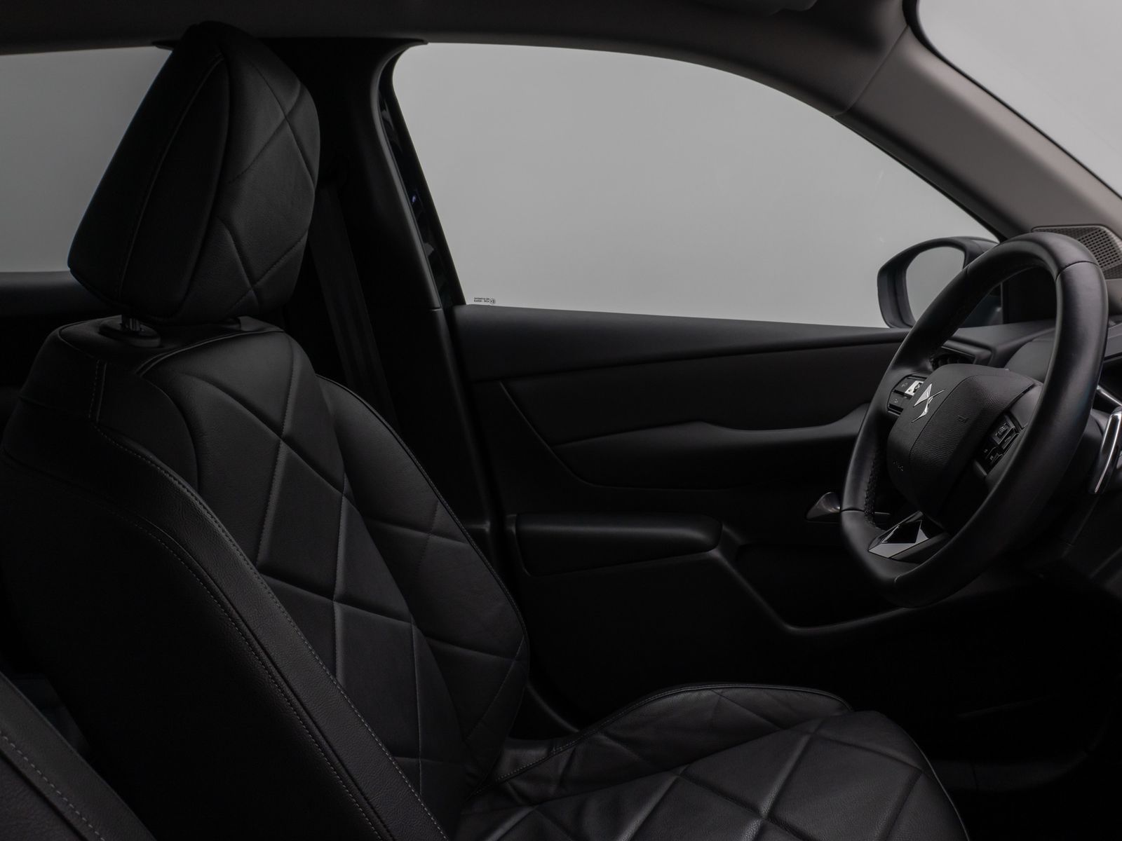 Fahrzeugabbildung DS Automobiles DS3 Crossback Faubourg Kamera Navi Sitzhzg