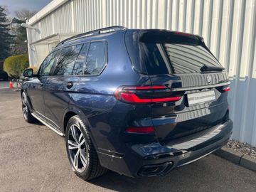 BMW X7 - 7