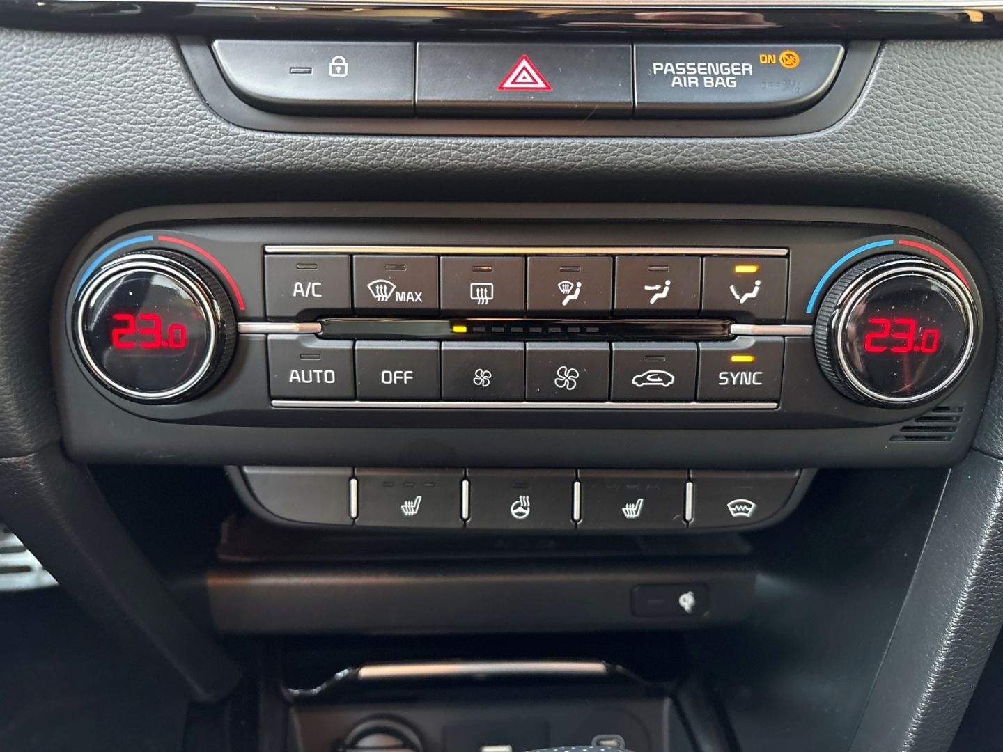 Fahrzeugabbildung Kia ProCeed GT 1.6 VerkehrszeichenERK Kamera LED