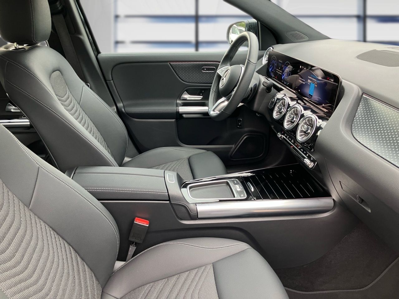 Fahrzeugabbildung Mercedes-Benz EQA 250+ BONUS+PANO+AMBIENTE+LENKRADHEIZ+KAMERA+